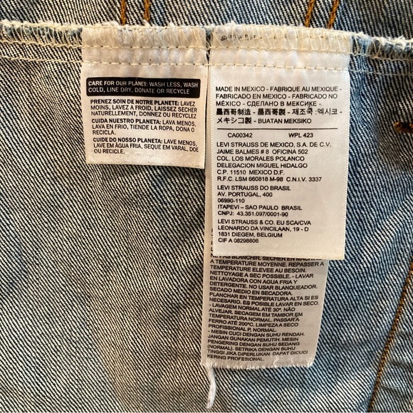 LEVI’S Sz L Classic Trucker Many Pockets Button Denim Jean Jacket - Picture 8 of 12